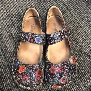 Alegria Paloma flat in Midnight Garden Suede